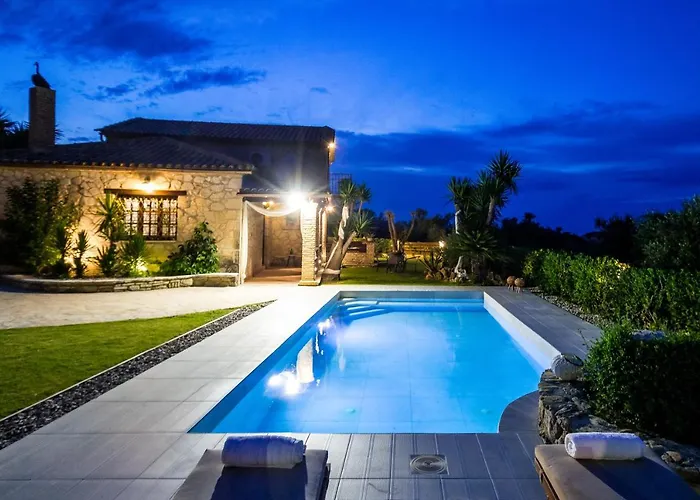 Willa Sincerity Luxury Tragaki