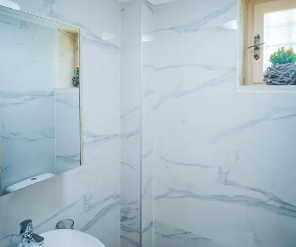 Willa Sincerity Luxury