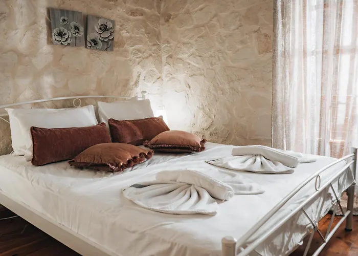 Willa Sincerity Luxury Tragaki