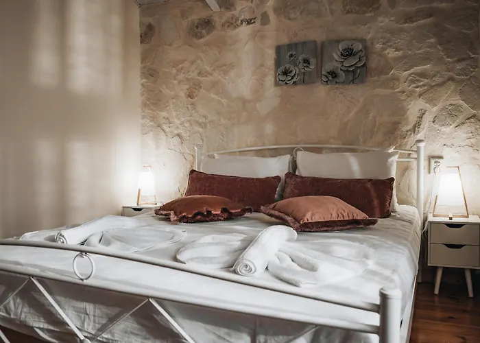 Sincerity Luxury Tragaki