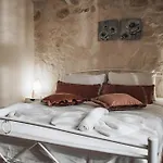 Sincerity Luxury Tragaki